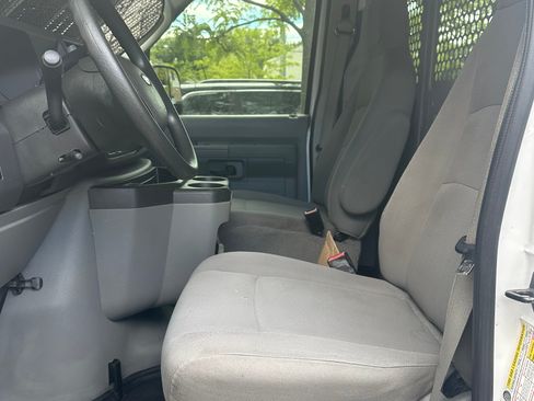 Used 2014 Ford E-250 and Econoline 250 w/ Power Group RWD image 10