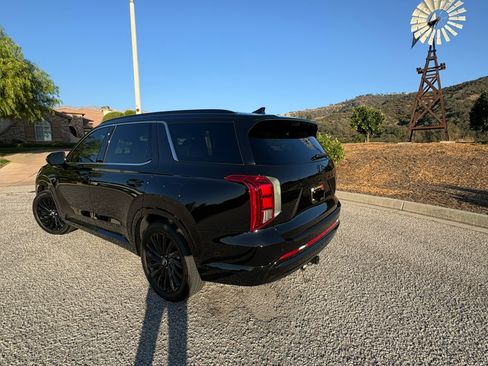Used 2024 Hyundai Palisade Calligraphy image 1