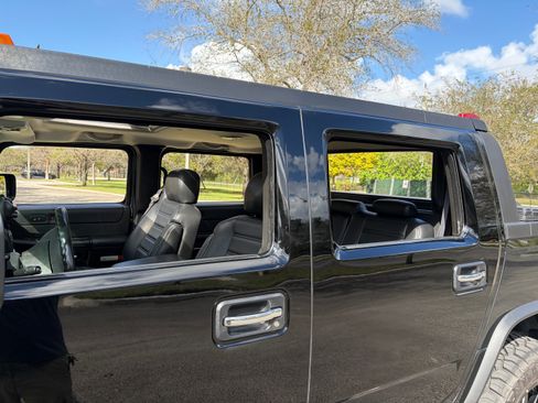 Used 2005 HUMMER H2 SUT Sport Utility Pickup 4D w/ Preferred Equipment Group image 19