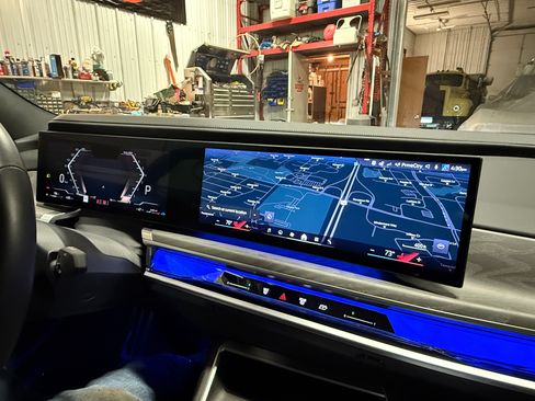 Used 2024 BMW 760i xDrive w/ Executive Package image 16