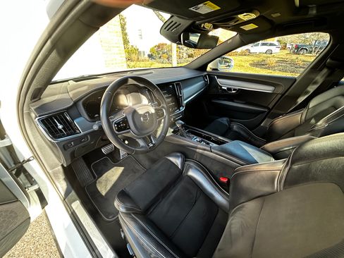 Used 2019 Volvo V90 T6 R-Design w/ Advanced Package image 12