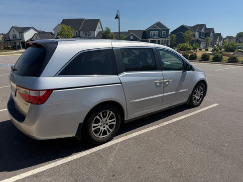 Used 2013 Honda Odyssey EX-L image 2