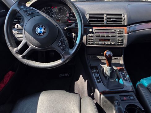 Used 2003 BMW 330xi Sedan image 11
