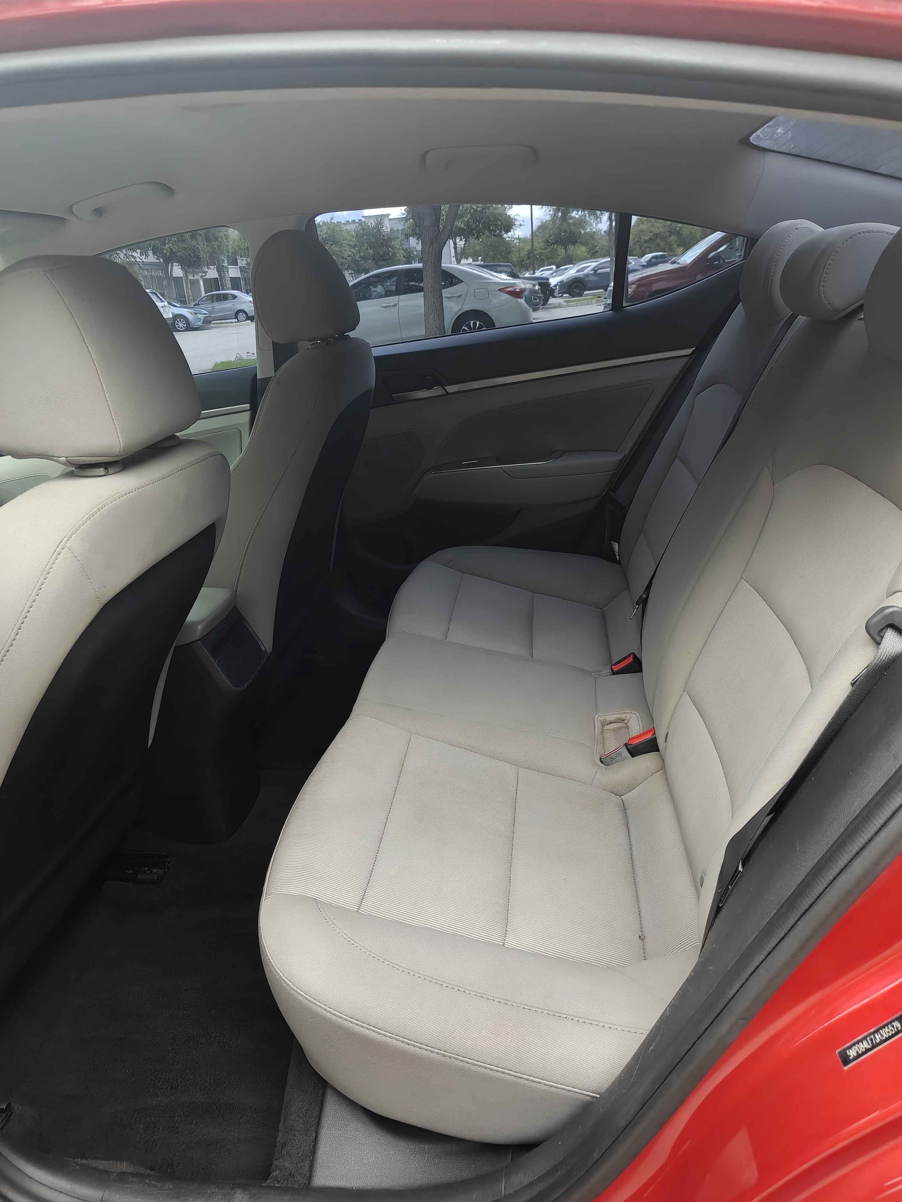Used 2018 Hyundai Elantra SEL FWD image 11