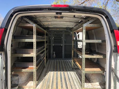Used 2009 Chevrolet Express 2500 RWD image 8