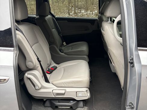 Used 2018 Honda Odyssey Elite image 16