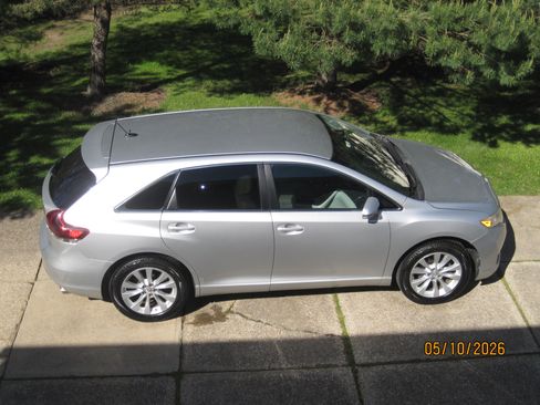 Used 2013 Toyota Venza LE w/ LE Convenience Pkg FWD image 11