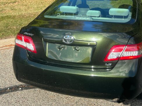 Used 2011 Toyota Camry image 4