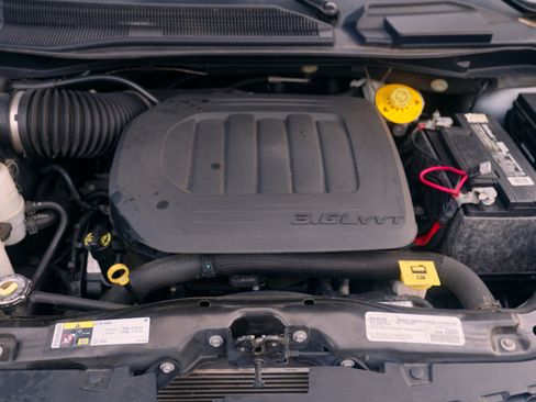 Used 2019 Dodge Grand Caravan SE image 10