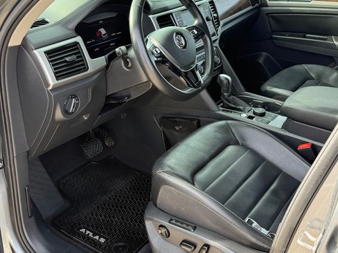 Used 2019 Volkswagen Atlas SEL Premium image 11
