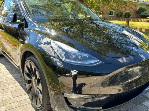 Used 2023 Tesla Model Y Performance AWD/4WD image 8