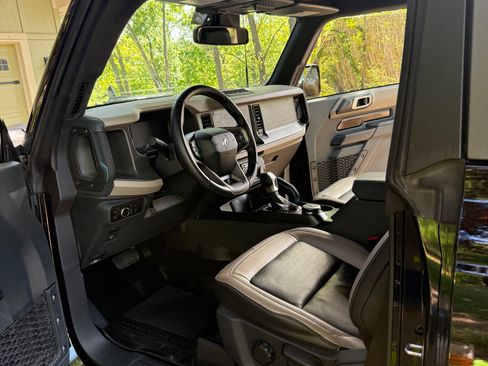 Used 2024 Ford Bronco Wildtrak image 15