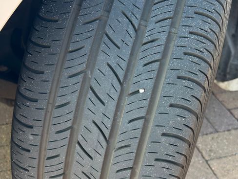 Used 2013 Mercedes-Benz E 350 4MATIC Sedan image 28