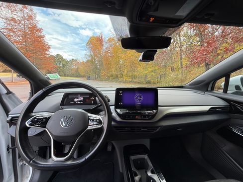 Used 2022 Volkswagen ID.4 Pro image 16