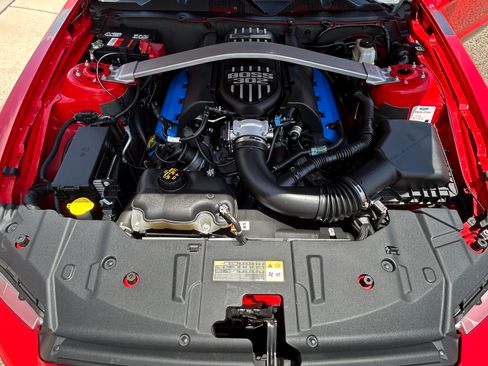 Used 2013 Ford Mustang Boss 302 w/ Boss 302 Accessory Pkg RWD image 9