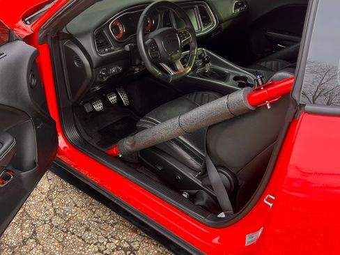 Used 2016 Dodge Challenger SRT Hellcat image 9