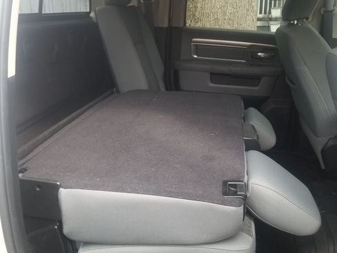 Used 2018 RAM 3500 SLT w/ Luxury Group image 15