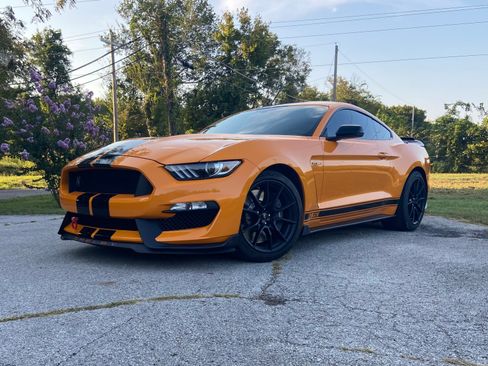 Used 2019 Ford Mustang Shelby GT350 w/ Technology Package image 1