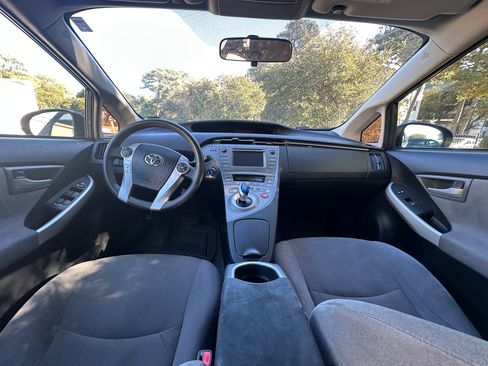 Used 2015 Toyota Prius Four image 10