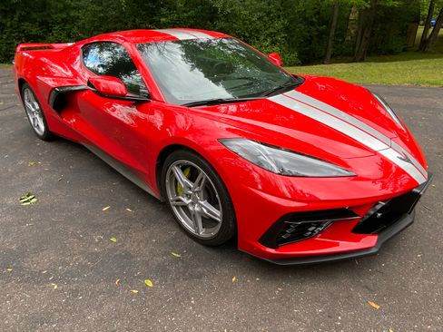Used 2022 Chevrolet Corvette Stingray Premium Cpe w/ Z51 Performance Package RWD image 1