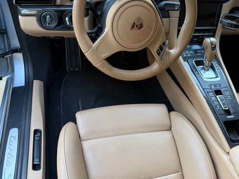 Used 2014 Porsche 911 Turbo S image 18