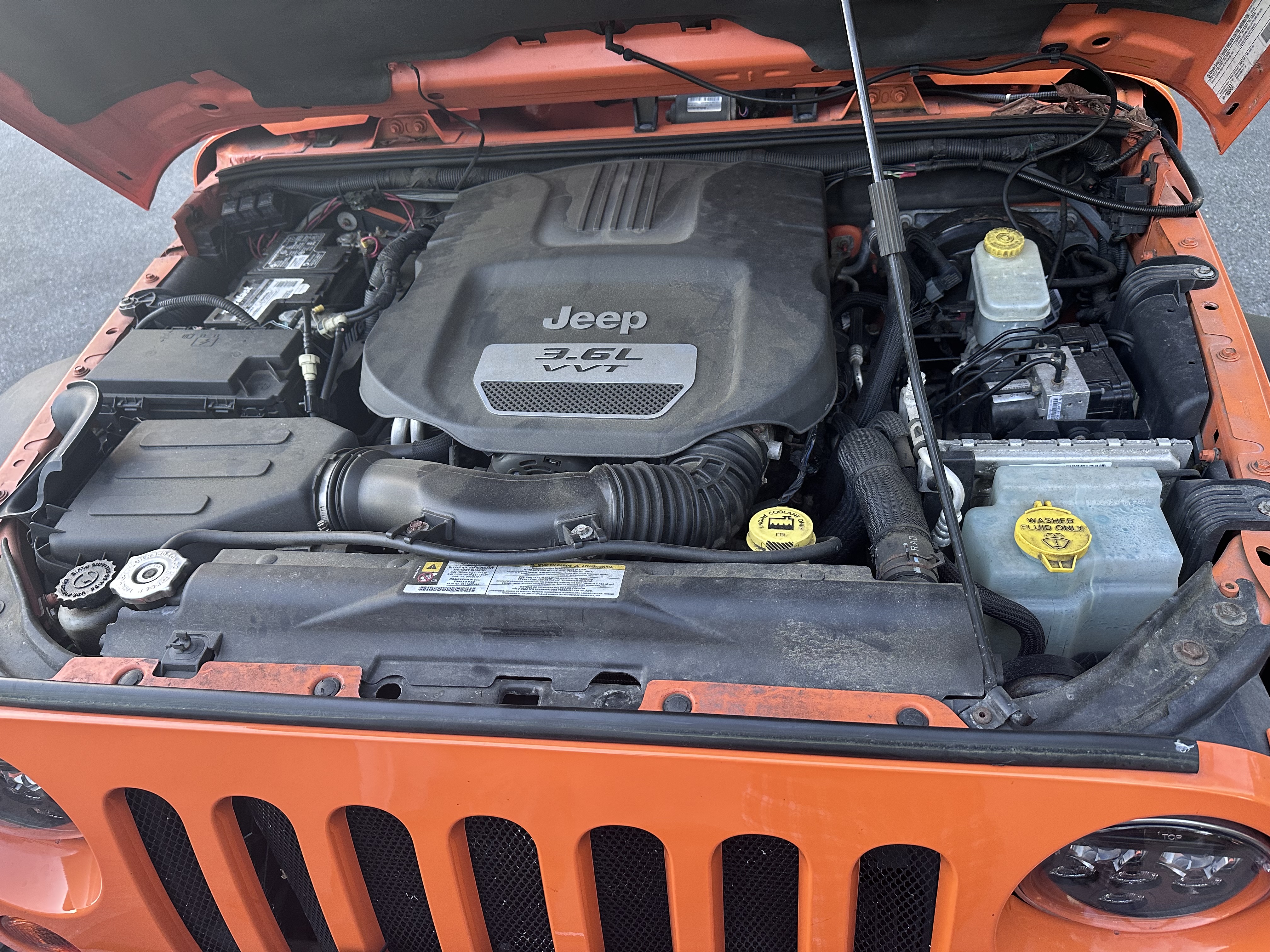 Used 2012 Jeep Wrangler Rubicon w/ Dual Top Group AWD/4WD image 4