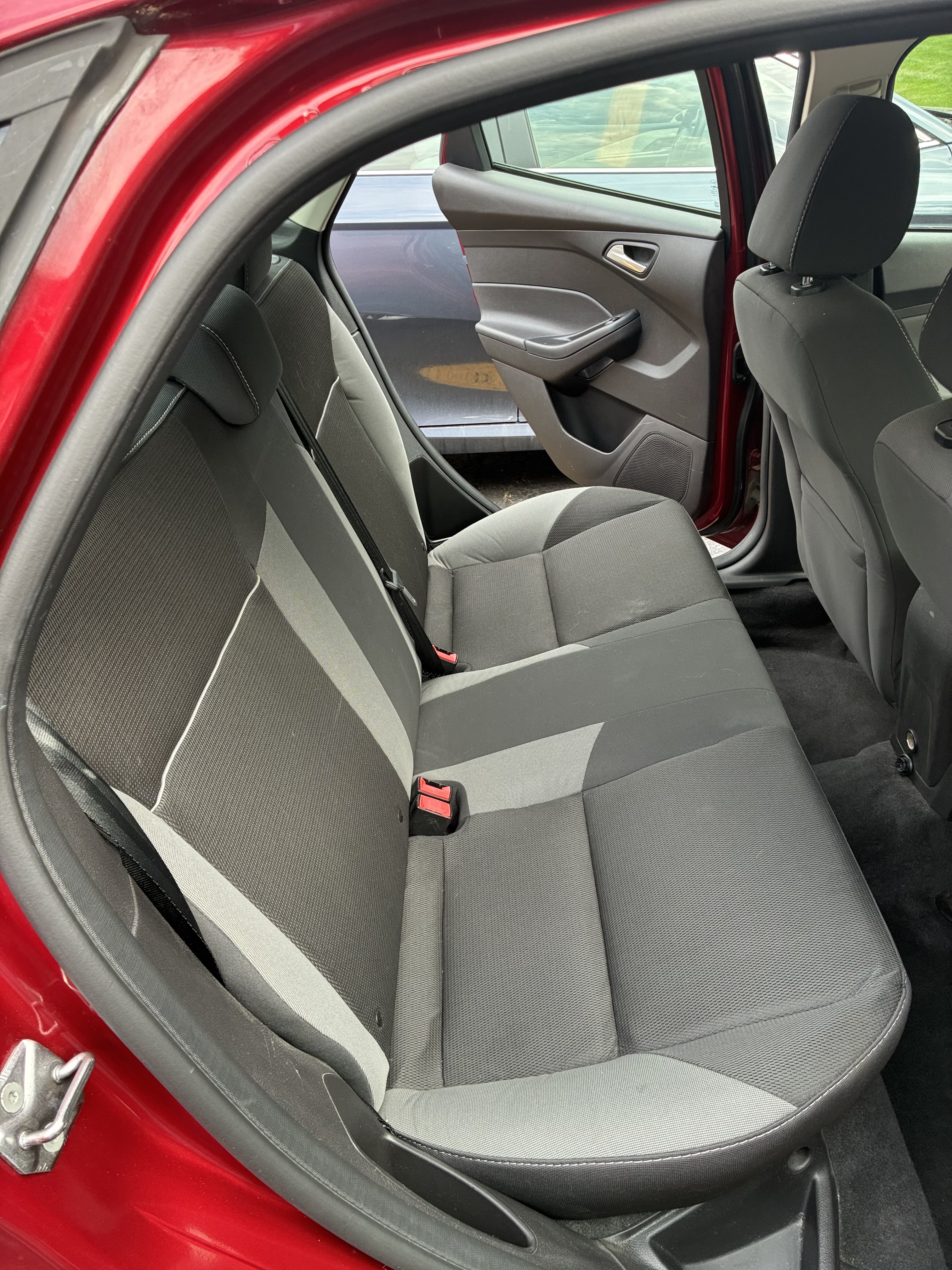 Used 2013 Ford Focus SE FWD image 12