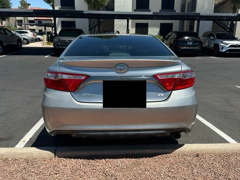 Used 2015 Toyota Camry SE FWD image 6