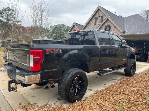 Used 2019 Ford F250 Lariat w/ Lariat Ultimate Package image 23