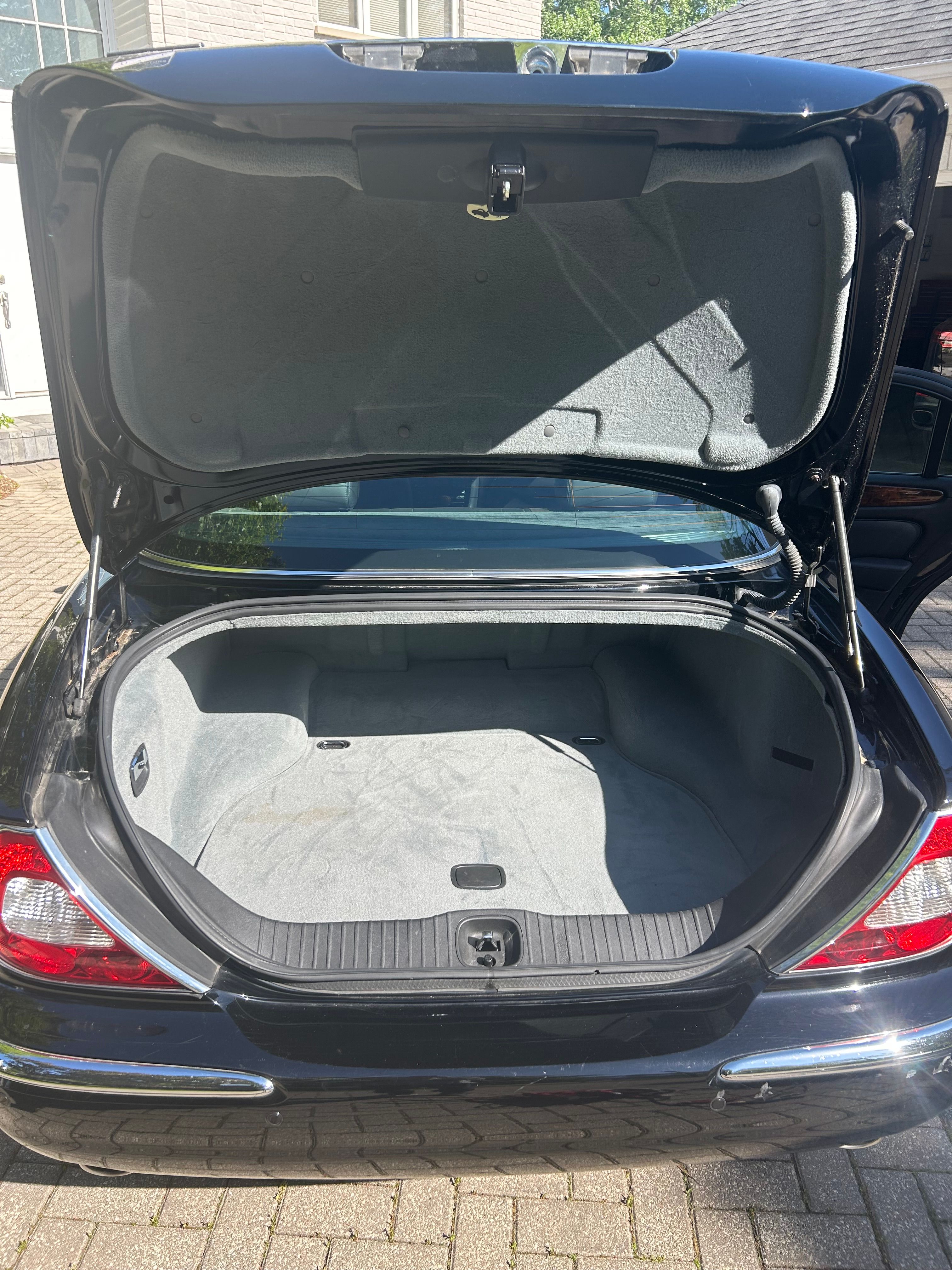 Used 2004 Jaguar XJ8 RWD image 28