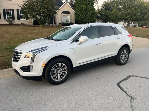 Used 2017 Cadillac XT5 Luxury w/ Driver Awareness Package image 2