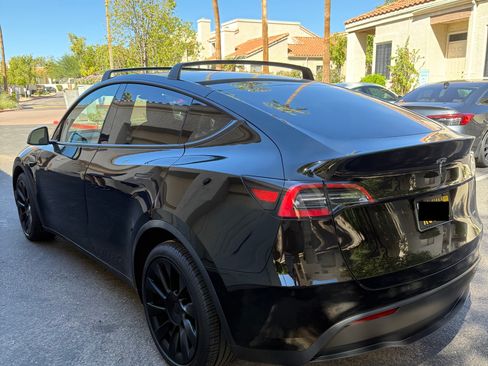 Used 2023 Tesla Model Y Long Range image 8