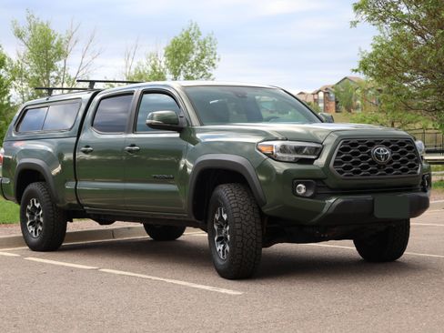 Used 2022 Toyota Tacoma TRD Off-Road w/ TRD Premium Off Road Package AWD/4WD image 13