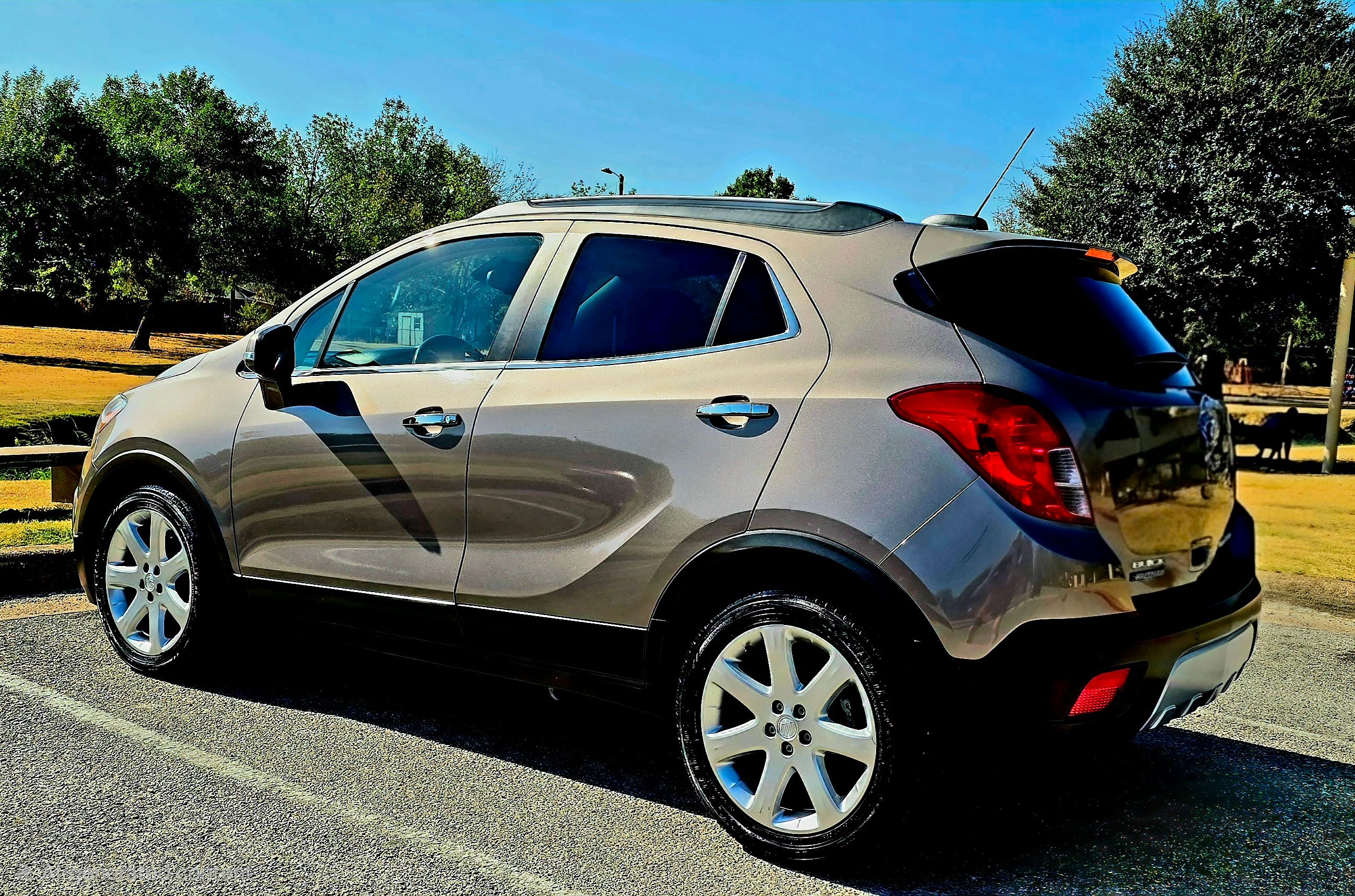 Used 2015 Buick Encore Premium w/ Experience Buick Package FWD image 1