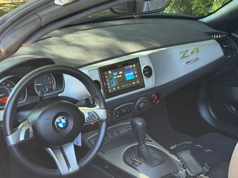 Used 2004 BMW Z4 2.5i RWD image 23