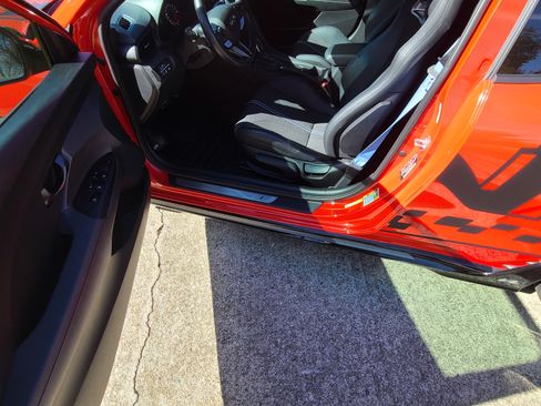 Used 2022 Hyundai Veloster N image 13