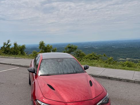 Used 2022 Alfa Romeo Giulia Quadrifoglio w/ Active Assist Plus Package RWD image 27