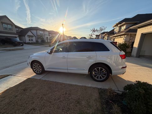 Used 2018 Audi Q7 3.0T Prestige image 4