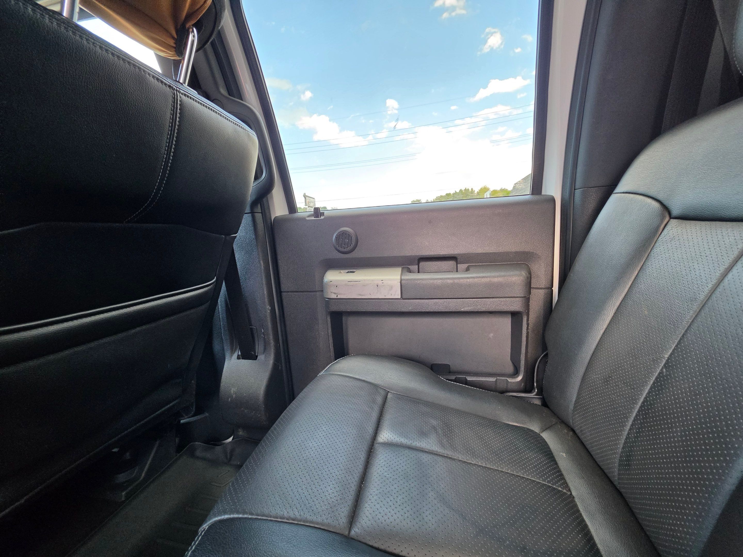 Used 2015 Ford F250 Lariat w/ Lariat Ultimate Package AWD/4WD image 18