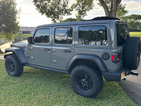 Used 2023 Jeep Wrangler Unlimited Sport image 4