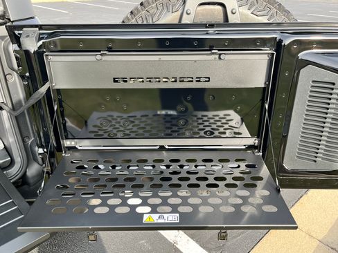 Used 2023 Ford Bronco Wildtrak image 15