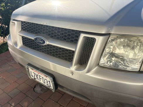 Used 2002 Ford Explorer Sport image 2