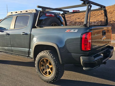 Used 2017 Chevrolet Colorado Z71 AWD/4WD image 5