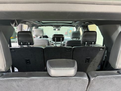 Used 2018 Ford Expedition XLT w/ Equipment Group 202A AWD/4WD image 2