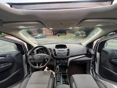 Used 2018 Ford Escape SE FWD image 11