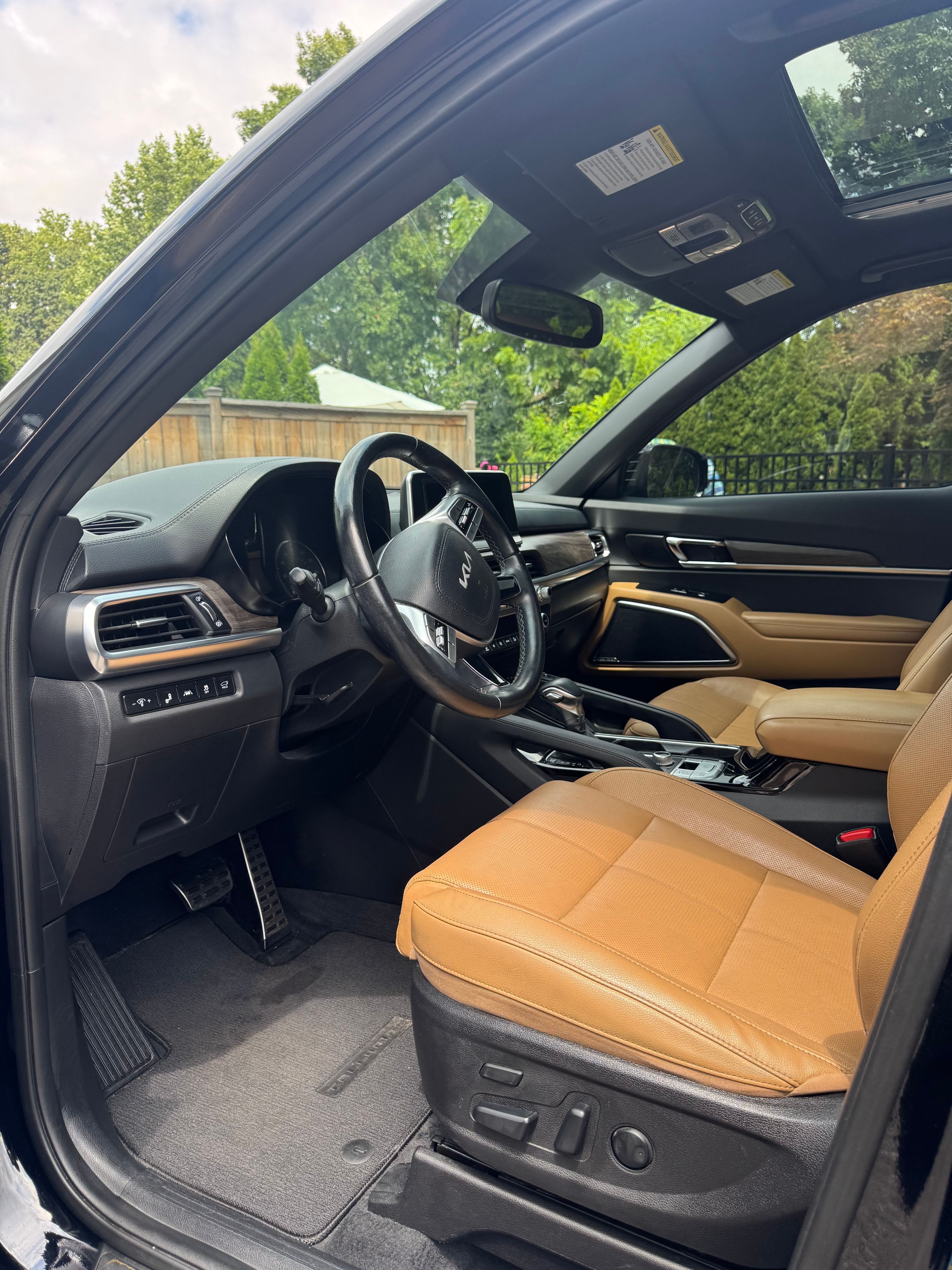 Used 2022 Kia Telluride SX w/ Nightfall Edition Package AWD/4WD image 2