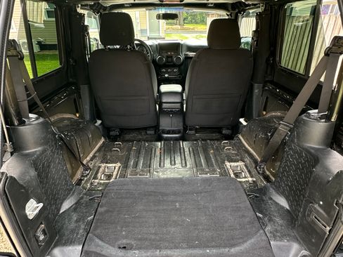 Used 2014 Jeep Wrangler Sport image 21