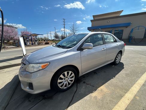 Used 2012 Toyota Corolla LE image 10