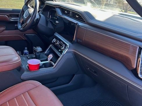 Used 2024 GMC Sierra 1500 Denali Ultimate image 10