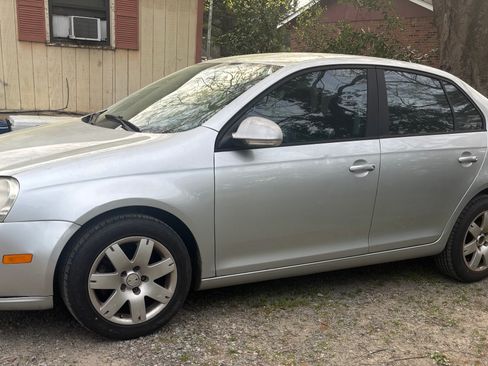 Used 2006 Volkswagen Jetta Value Edition image 2
